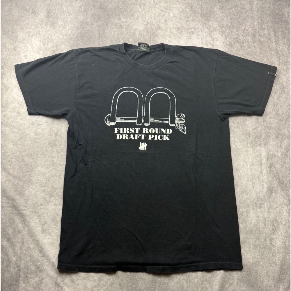 Undefeated First Round Draft Pick Black Graphic T-Shirt Mens Large Streetwear